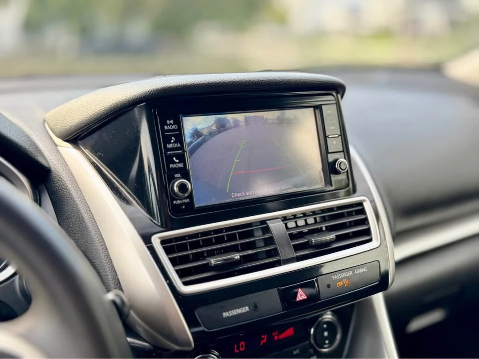 2020 Mitsubishi Eclipse Cross - Image 16 of 20