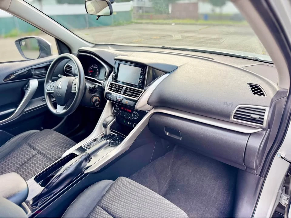 2020 Mitsubishi Eclipse Cross - Image 11 of 20