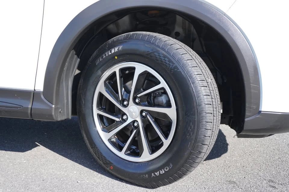 2020 Mitsubishi Eclipse Cross - Image 10 of 20