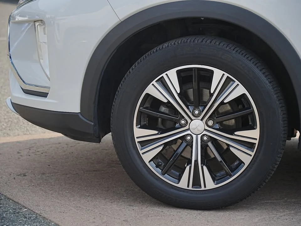 2020 Mitsubishi Eclipse Cross - Image 11 of 20