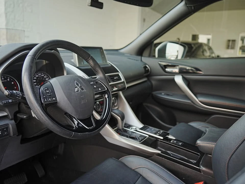 2020 Mitsubishi Eclipse Cross - Image 16 of 20