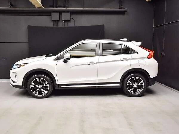 2020 Mitsubishi Eclipse Cross - Image 3 of 16