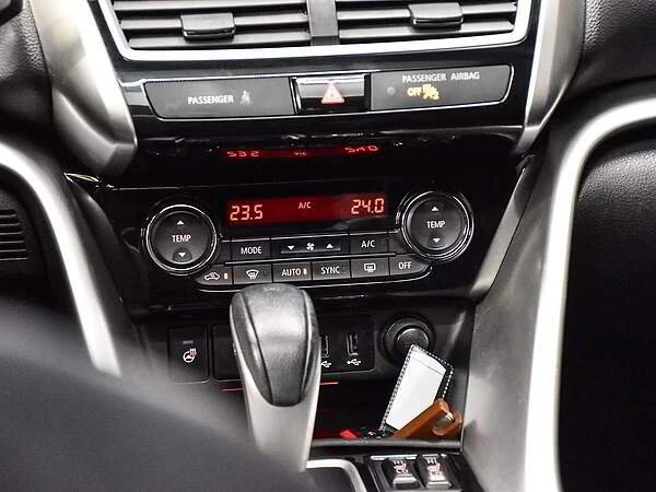 2020 Mitsubishi Eclipse Cross - Image 13 of 16