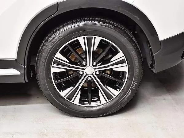 2020 Mitsubishi Eclipse Cross - Image 7 of 16
