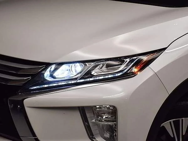 2020 Mitsubishi Eclipse Cross - Image 4 of 16