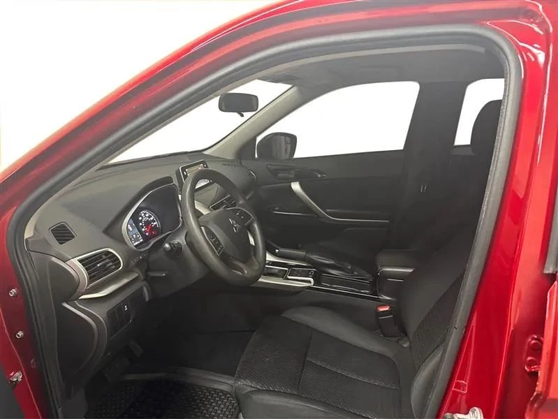 2020 Mitsubishi Eclipse Cross - Image 9 of 12