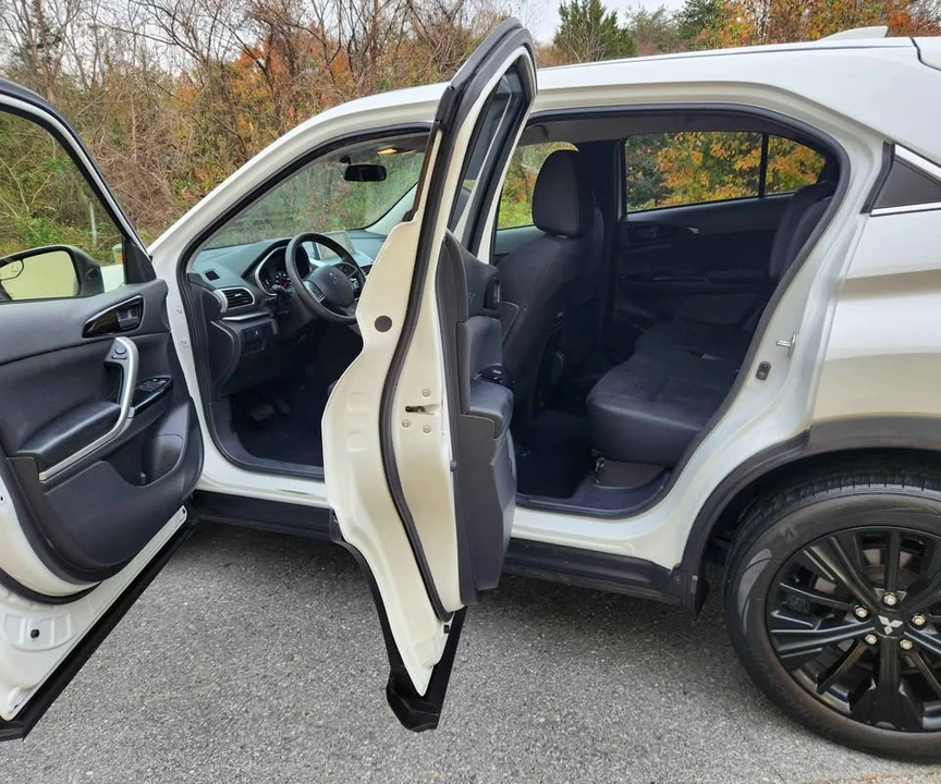 2020 Mitsubishi Eclipse Cross - Image 13 of 14