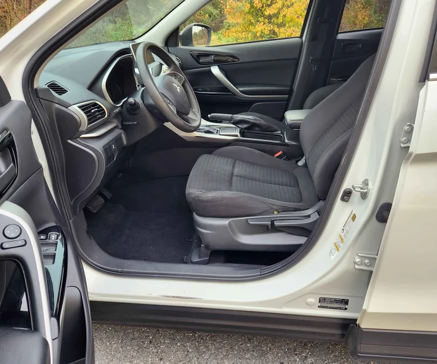 2020 Mitsubishi Eclipse Cross - Image 10 of 14