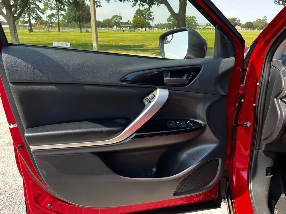 2020 Mitsubishi Eclipse Cross - Image 13 of 20