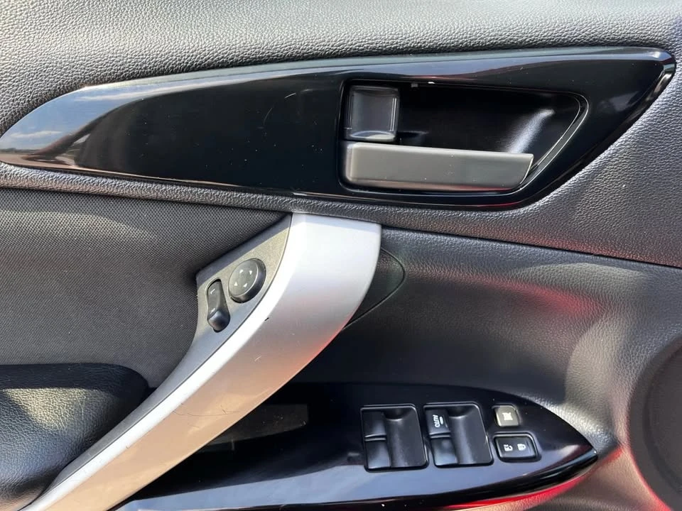 2020 Mitsubishi Eclipse Cross - Image 14 of 20