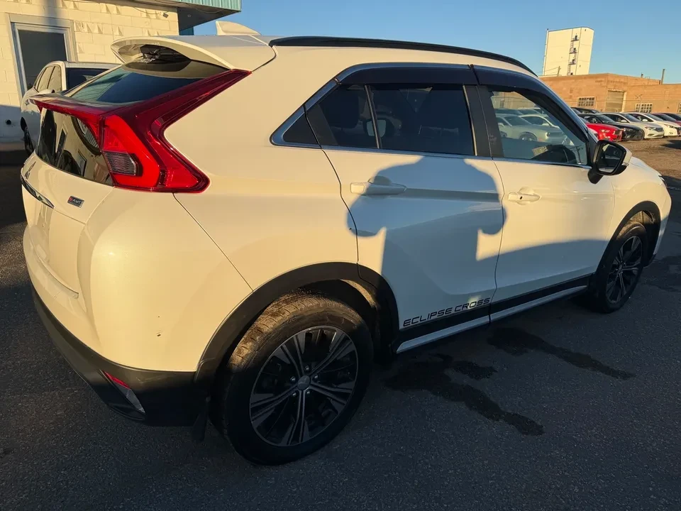 2020 Mitsubishi Eclipse Cross - Image 2 of 18