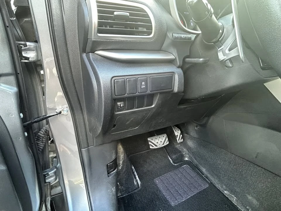 2020 Mitsubishi Eclipse Cross - Image 9 of 20