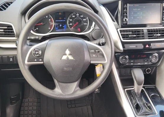 2020 Mitsubishi Eclipse Cross - Image 7 of 12