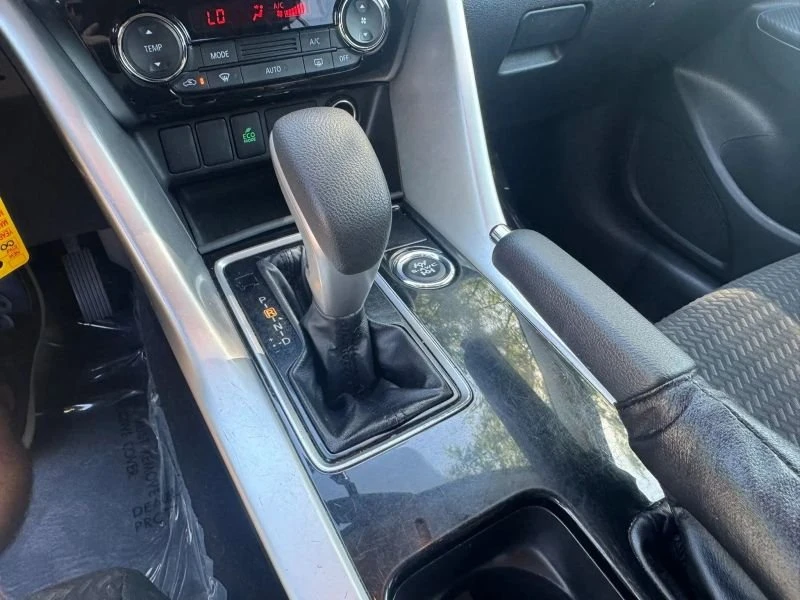 2020 Mitsubishi Eclipse Cross - Image 10 of 20