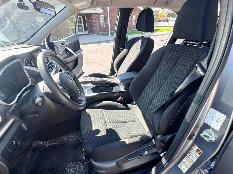 2020 Mitsubishi Eclipse Cross - Image 11 of 20