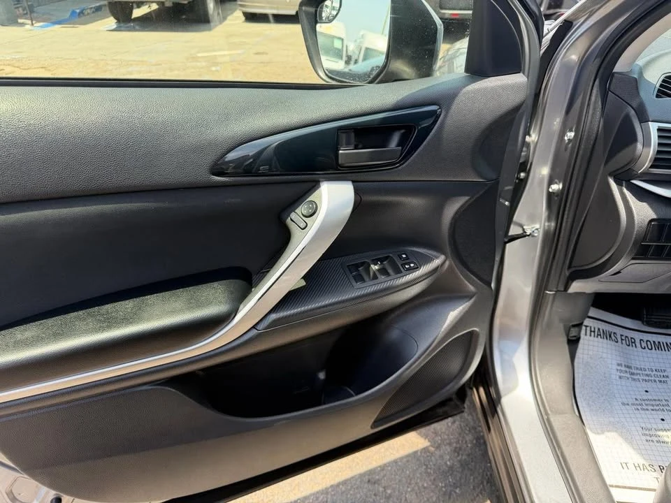2020 Mitsubishi Eclipse Cross - Image 7 of 16