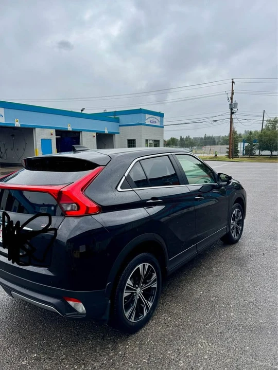 2020 Mitsubishi Eclipse Cross - Image 2 of 9