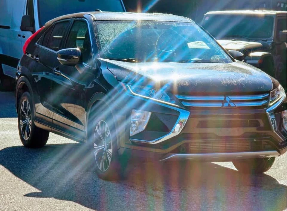 2020 Mitsubishi Eclipse Cross - Image 2 of 18