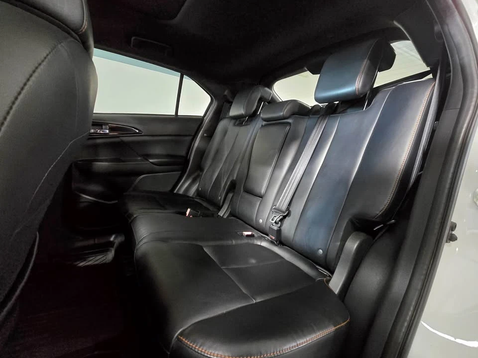 2020 Mitsubishi Eclipse Cross - Image 6 of 11