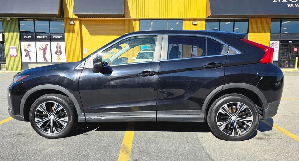 2020 Mitsubishi Eclipse Cross - Image 3 of 17
