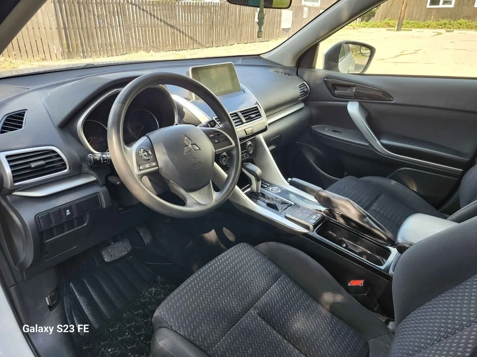 2020 Mitsubishi Eclipse Cross - Image 10 of 13