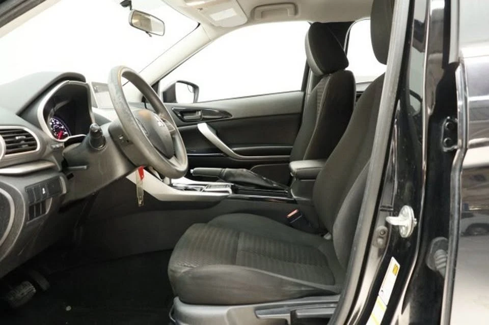 2020 Mitsubishi Eclipse Cross - Image 7 of 20