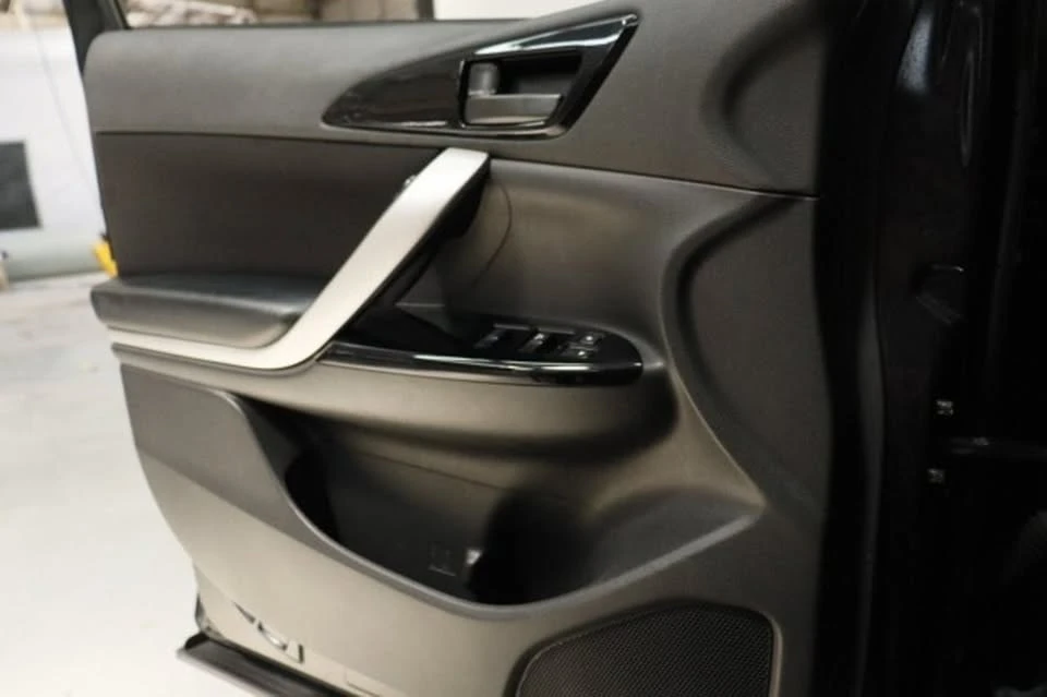 2020 Mitsubishi Eclipse Cross - Image 17 of 20
