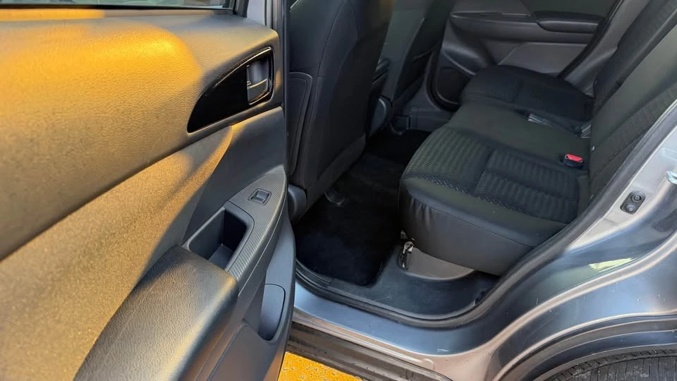 2020 Mitsubishi Eclipse Cross - Image 17 of 20