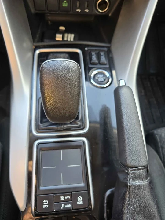 2020 Mitsubishi Eclipse Cross - Image 9 of 11