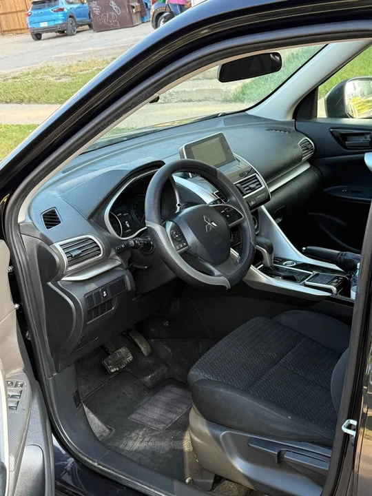 2020 Mitsubishi Eclipse Cross - Image 8 of 11
