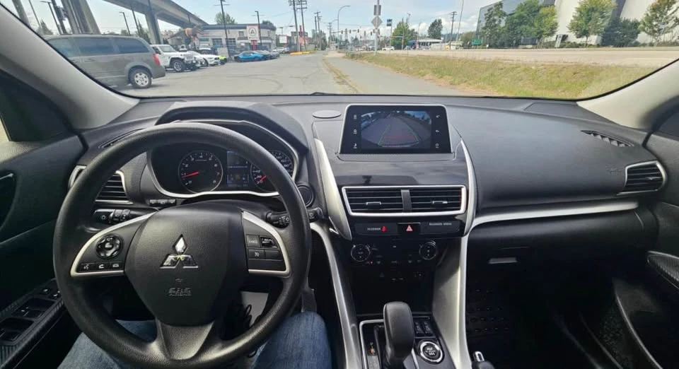 2020 Mitsubishi Eclipse Cross - Image 9 of 14