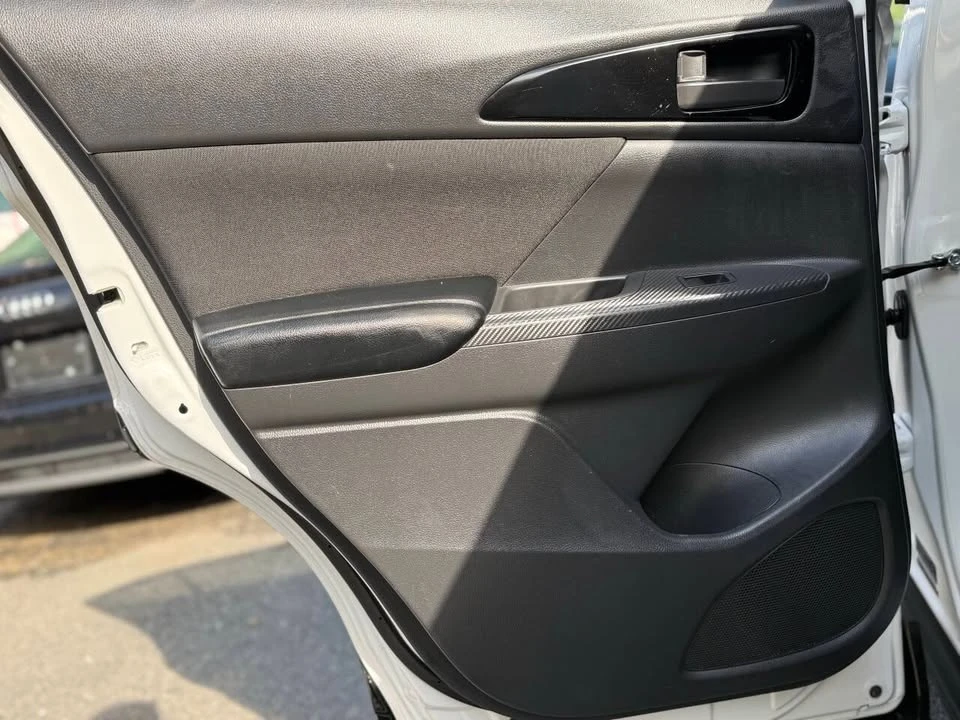 2020 Mitsubishi Eclipse Cross - Image 9 of 19