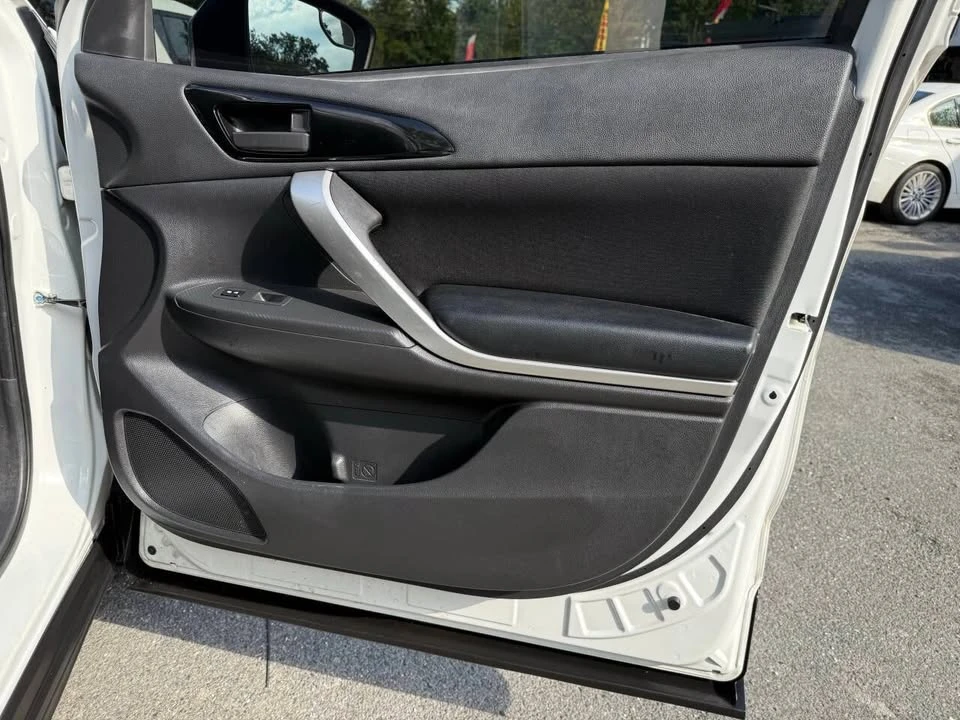 2020 Mitsubishi Eclipse Cross - Image 11 of 19