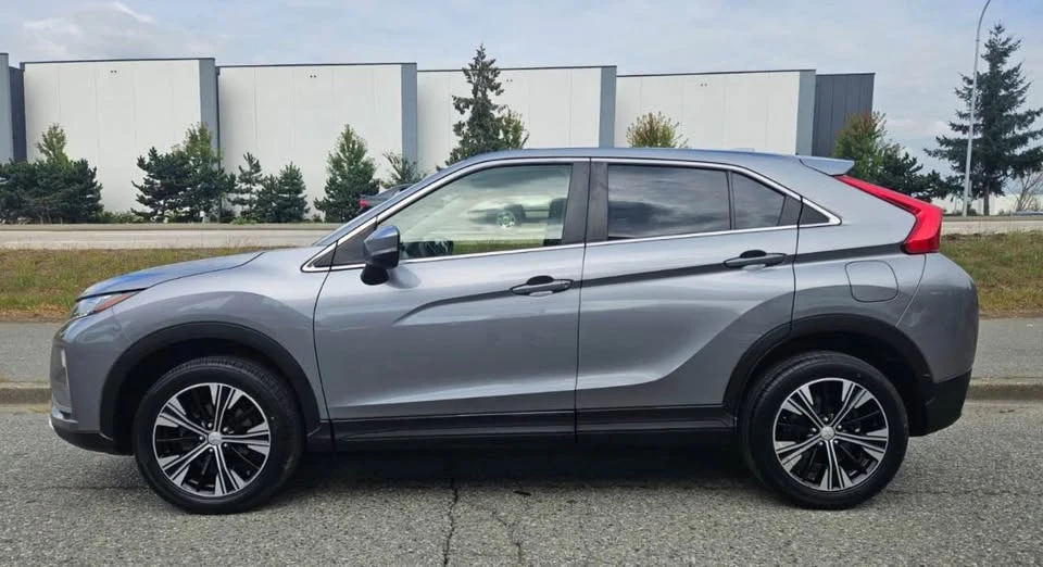 2020 Mitsubishi Eclipse Cross - Image 2 of 14