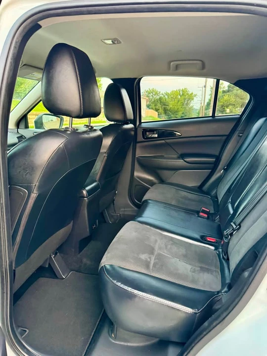 2020 Mitsubishi Eclipse Cross - Image 12 of 19