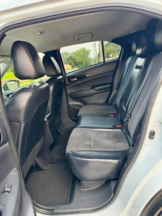 2020 Mitsubishi Eclipse Cross - Image 7 of 19