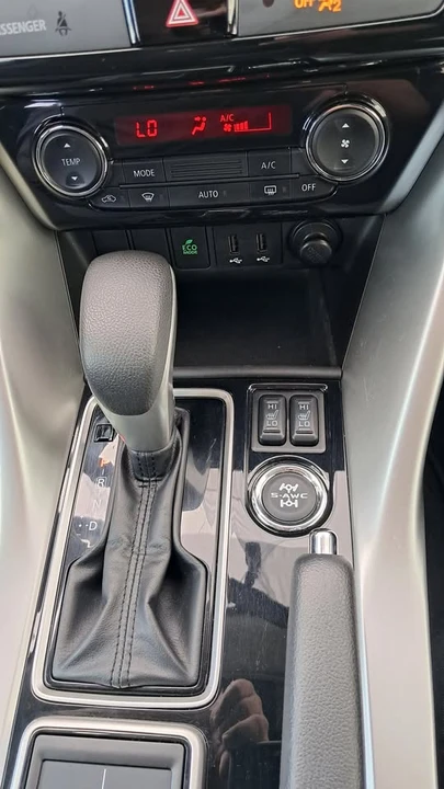 2020 Mitsubishi Eclipse Cross - Image 13 of 14
