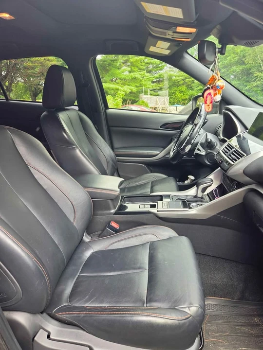 2020 Mitsubishi Eclipse Cross - Image 5 of 6
