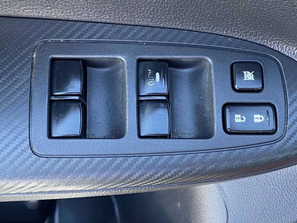 2020 Mitsubishi Eclipse Cross - Image 9 of 20