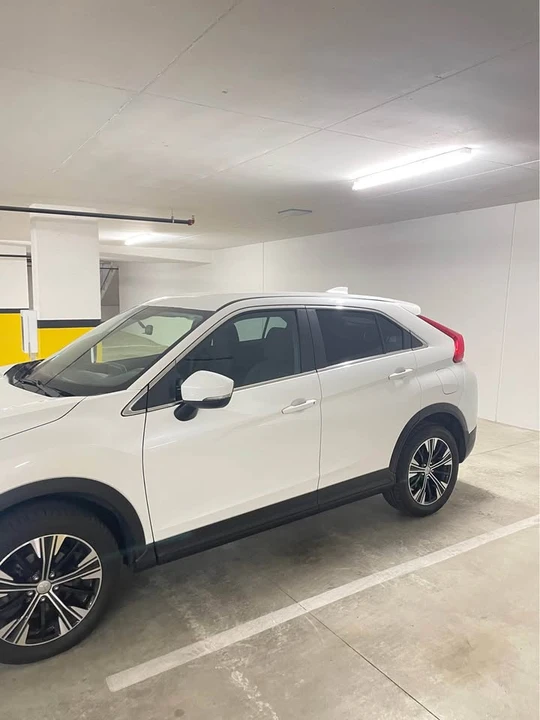 2020 Mitsubishi Eclipse Cross - Image 2 of 8
