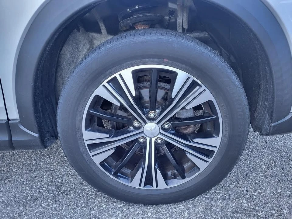 2020 Mitsubishi Eclipse Cross - Image 8 of 20