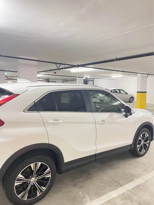 2020 Mitsubishi Eclipse Cross - Image 4 of 8