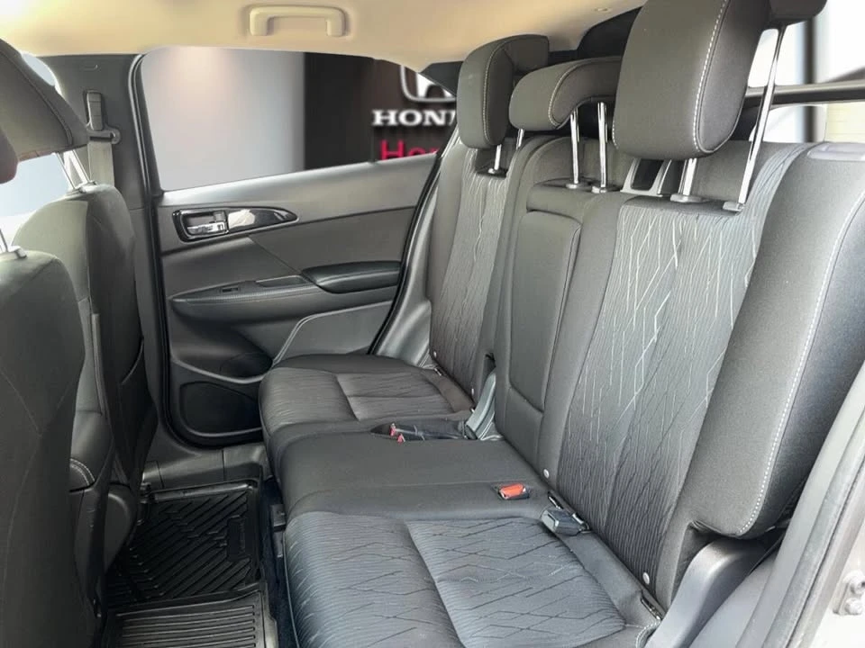 2020 Mitsubishi Eclipse Cross - Image 11 of 17