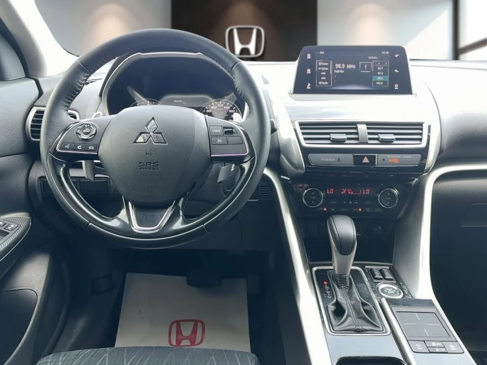 2020 Mitsubishi Eclipse Cross - Image 8 of 17