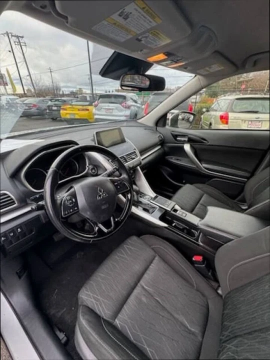 2020 Mitsubishi Eclipse Cross - Image 10 of 17