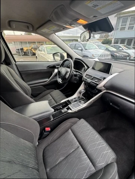 2020 Mitsubishi Eclipse Cross - Image 14 of 17