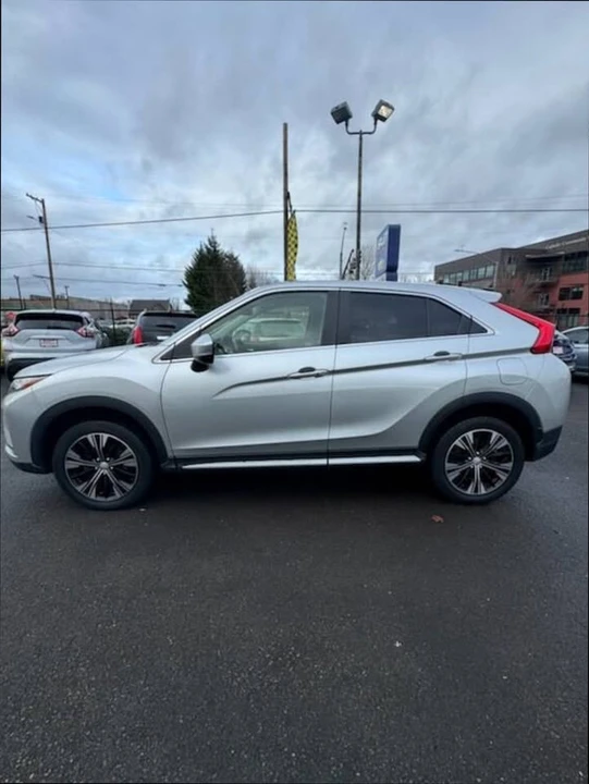 2020 Mitsubishi Eclipse Cross - Image 9 of 17