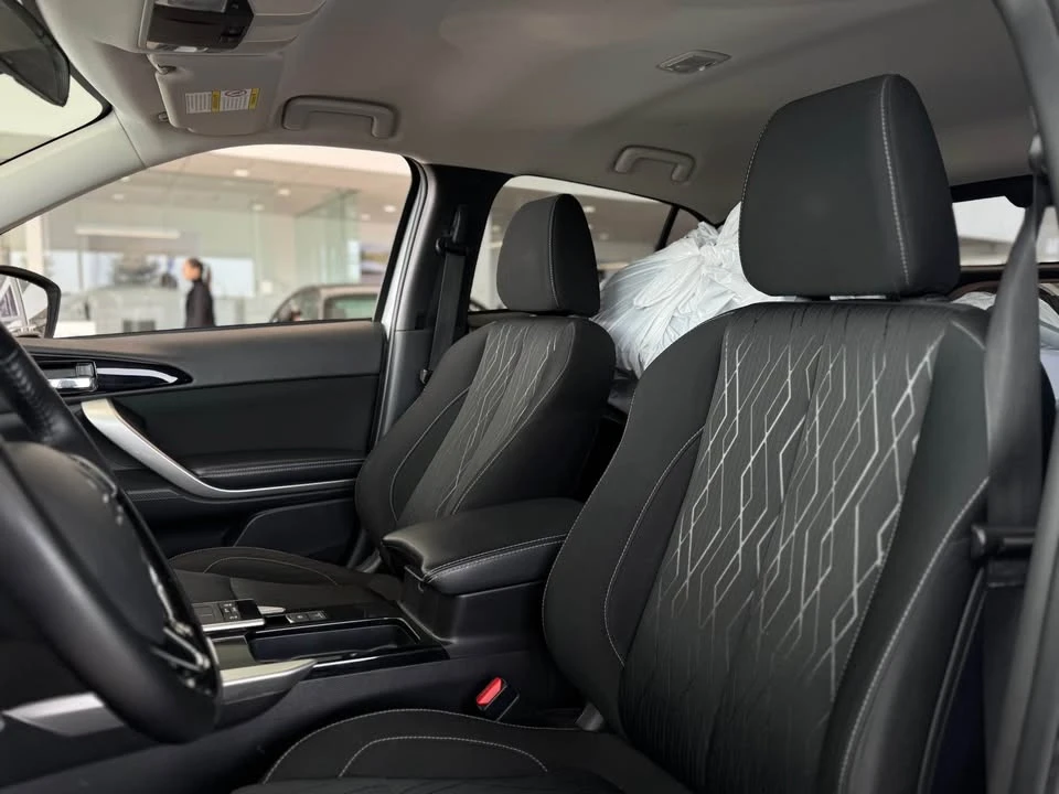 2020 Mitsubishi Eclipse Cross - Image 18 of 18