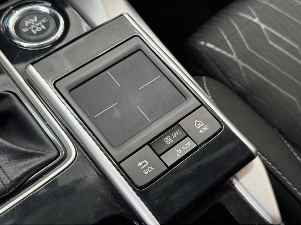 2020 Mitsubishi Eclipse Cross - Image 13 of 18