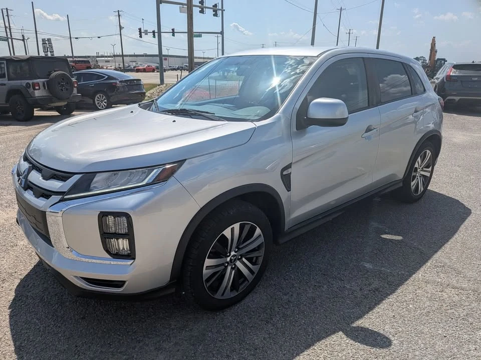 2020 Mitsubishi Eclipse Cross - Image 4 of 19